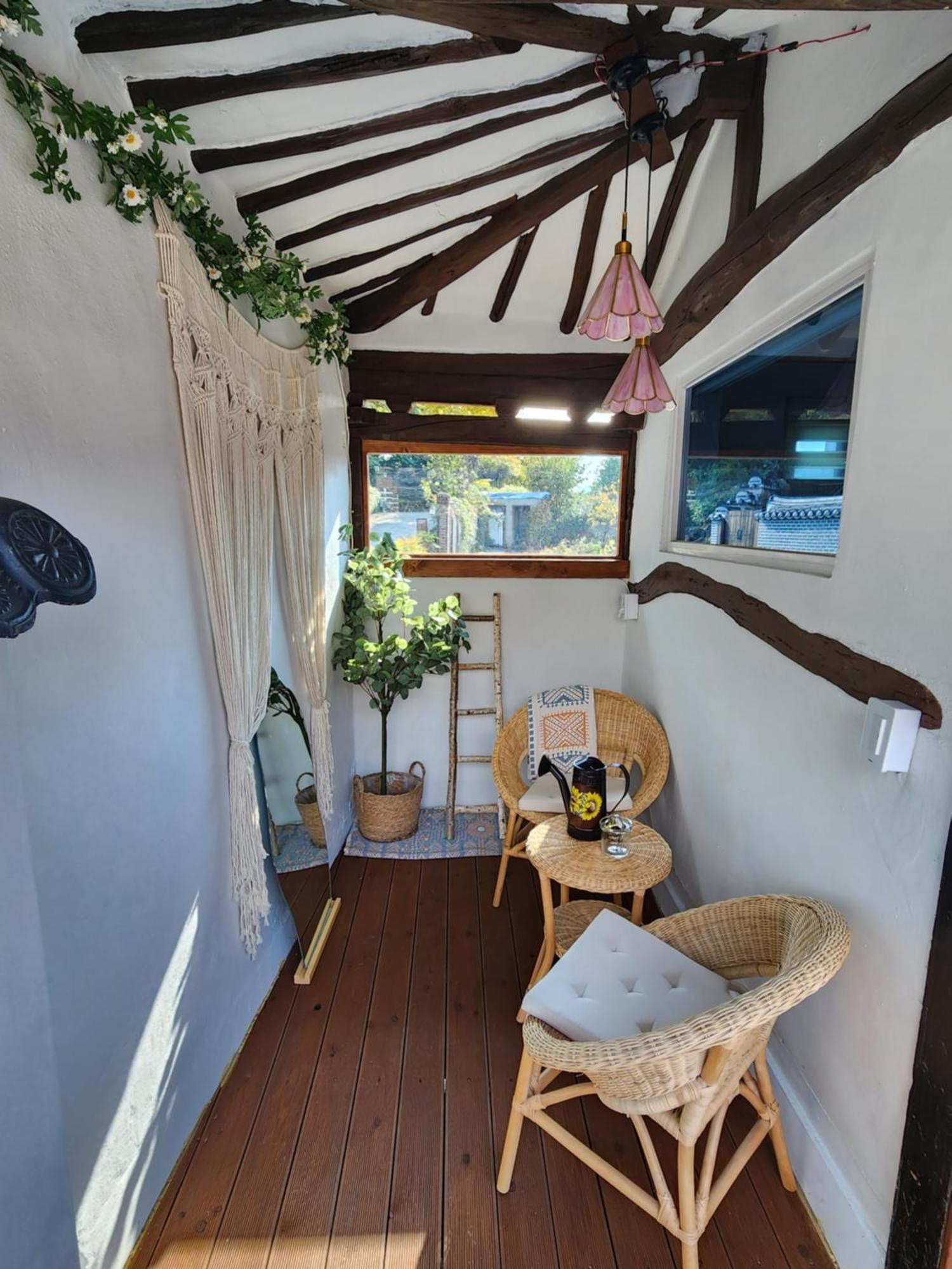 And Spring Hotel Jeonju Bagian luar foto