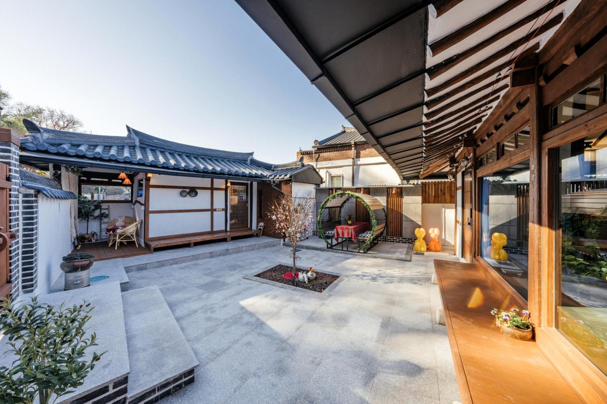 And Spring Hotel Jeonju Bagian luar foto