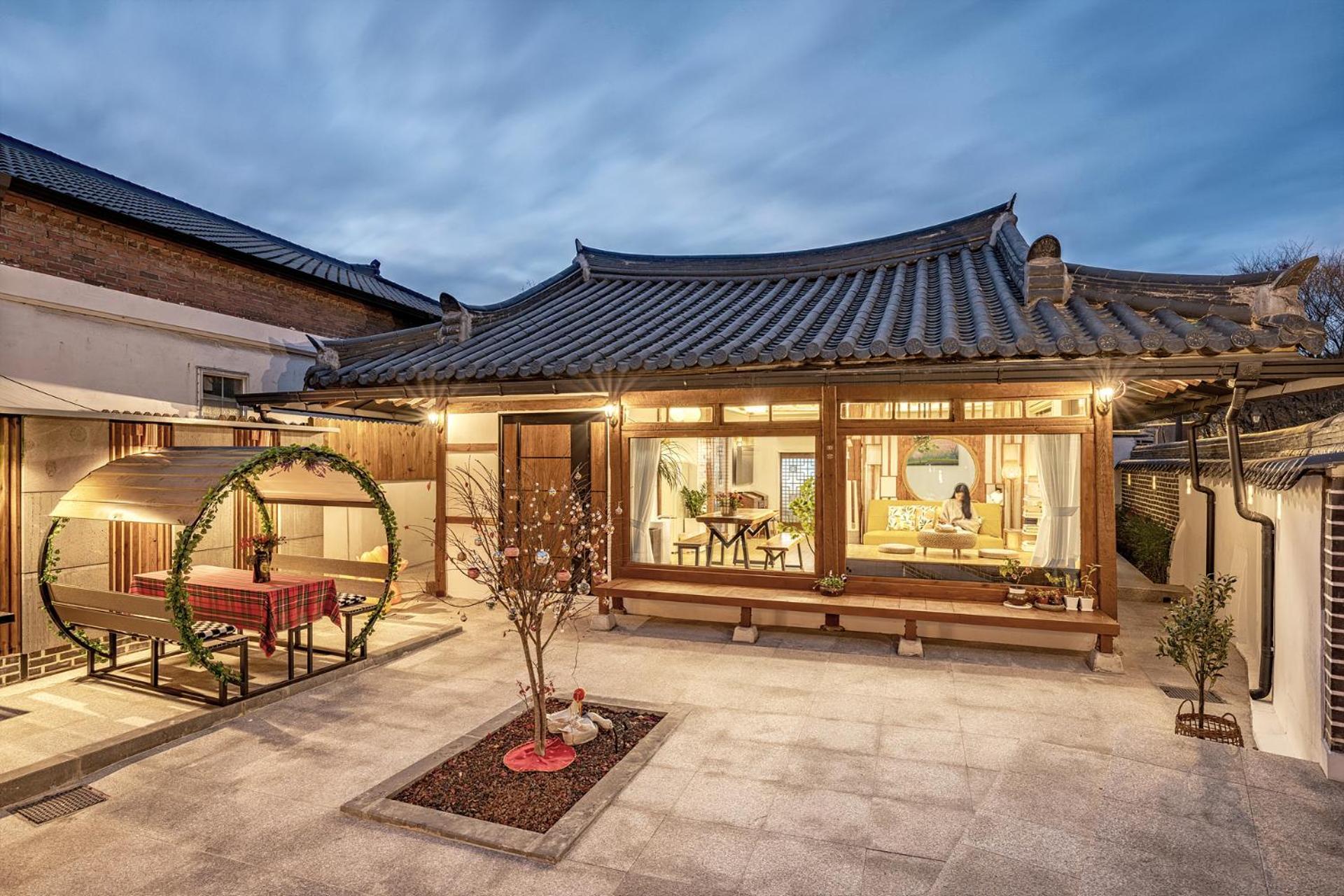 And Spring Hotel Jeonju Bagian luar foto