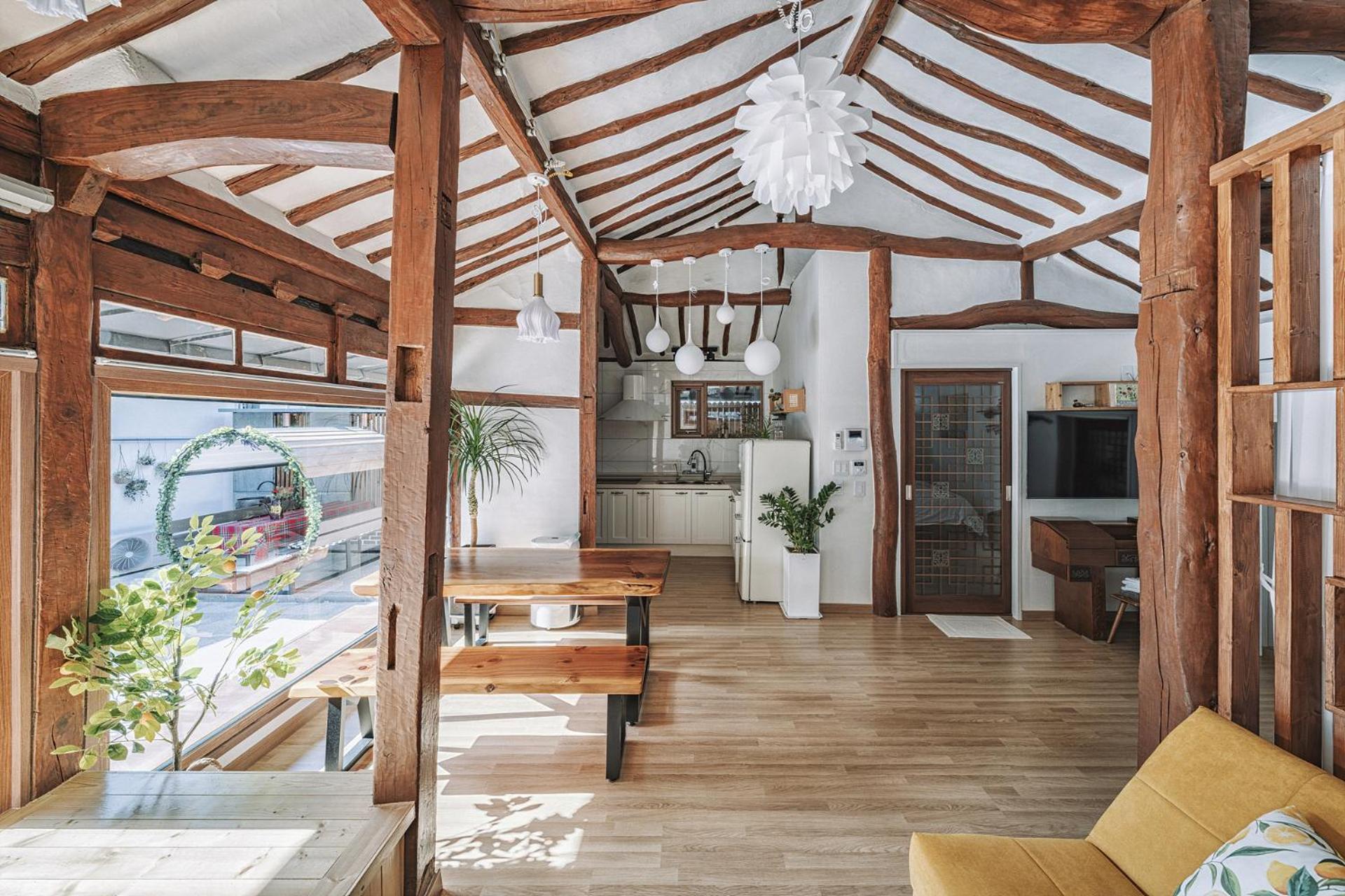 And Spring Hotel Jeonju Bagian luar foto