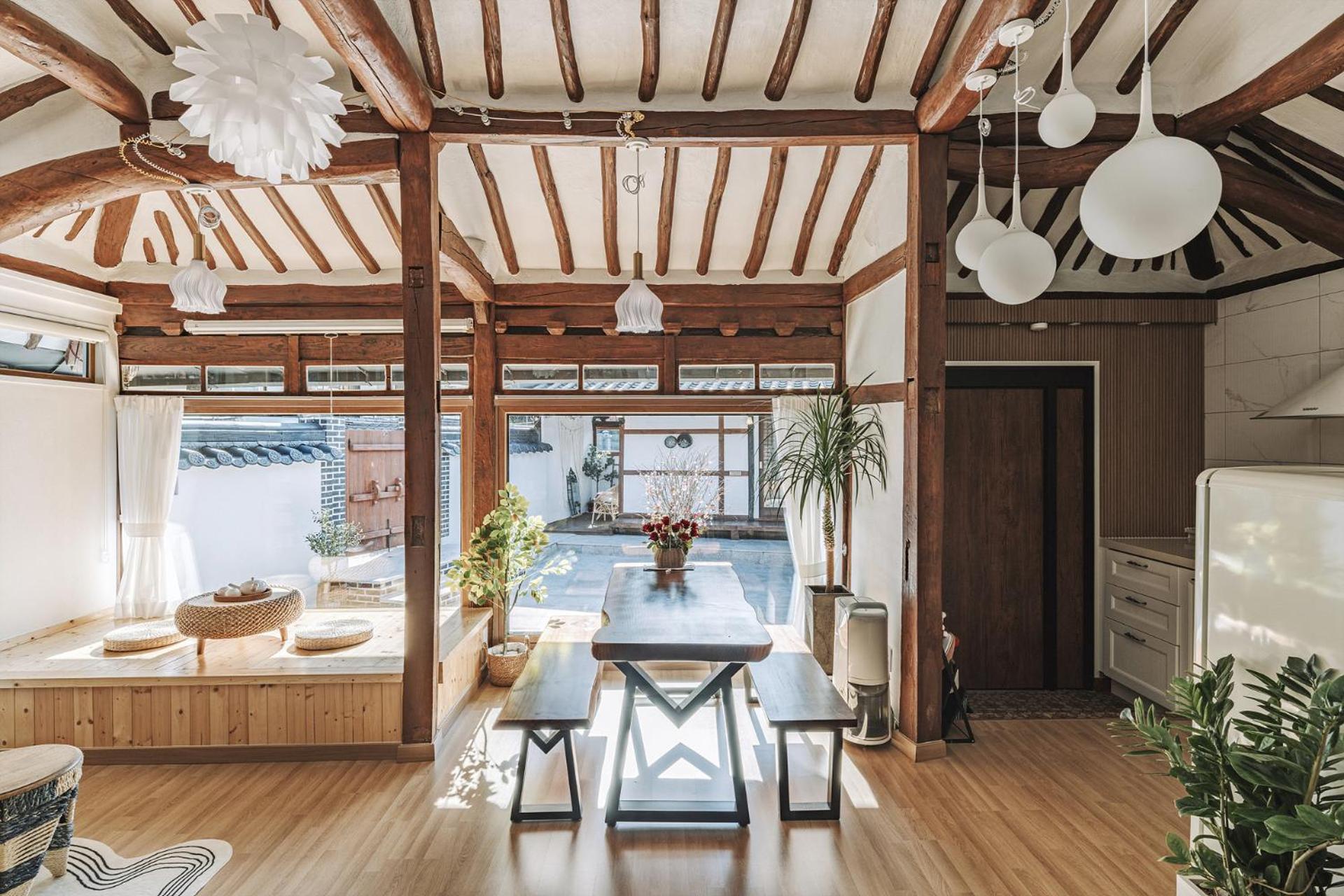 And Spring Hotel Jeonju Bagian luar foto